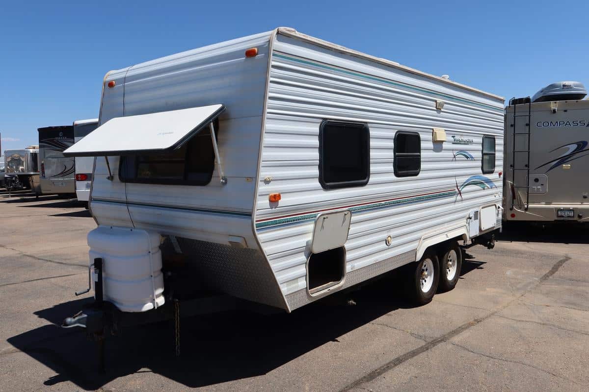 2004 KOMFORT TRAIL BLAZER 20 – 4562C