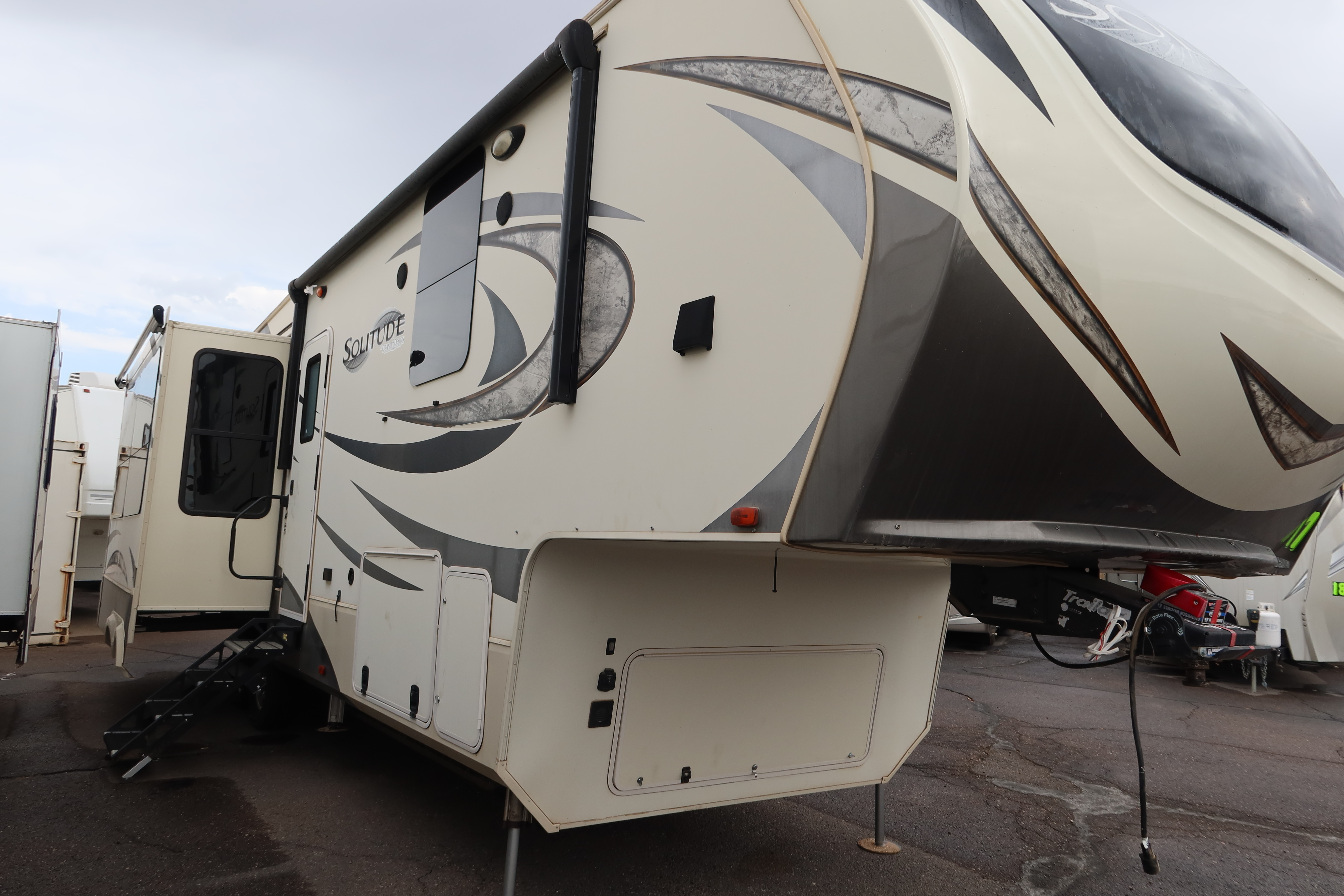 2017 Grand Design RV SOLITUDE ST300GK – 4590C