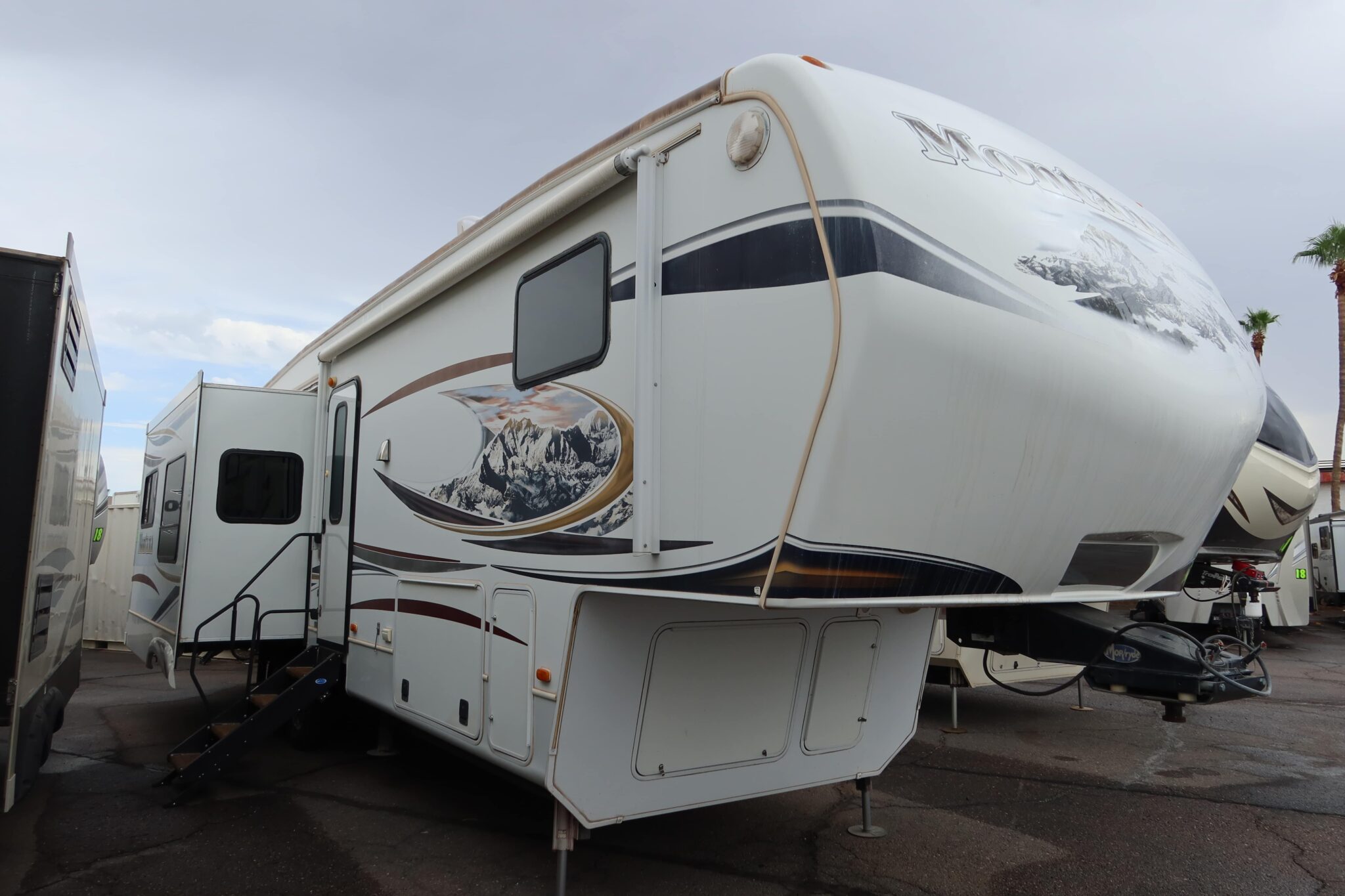 2013 Keystone Montana 3400RL – 4585C
