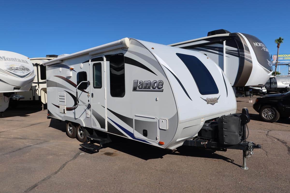 2017 LANCE 1985 – 4608M