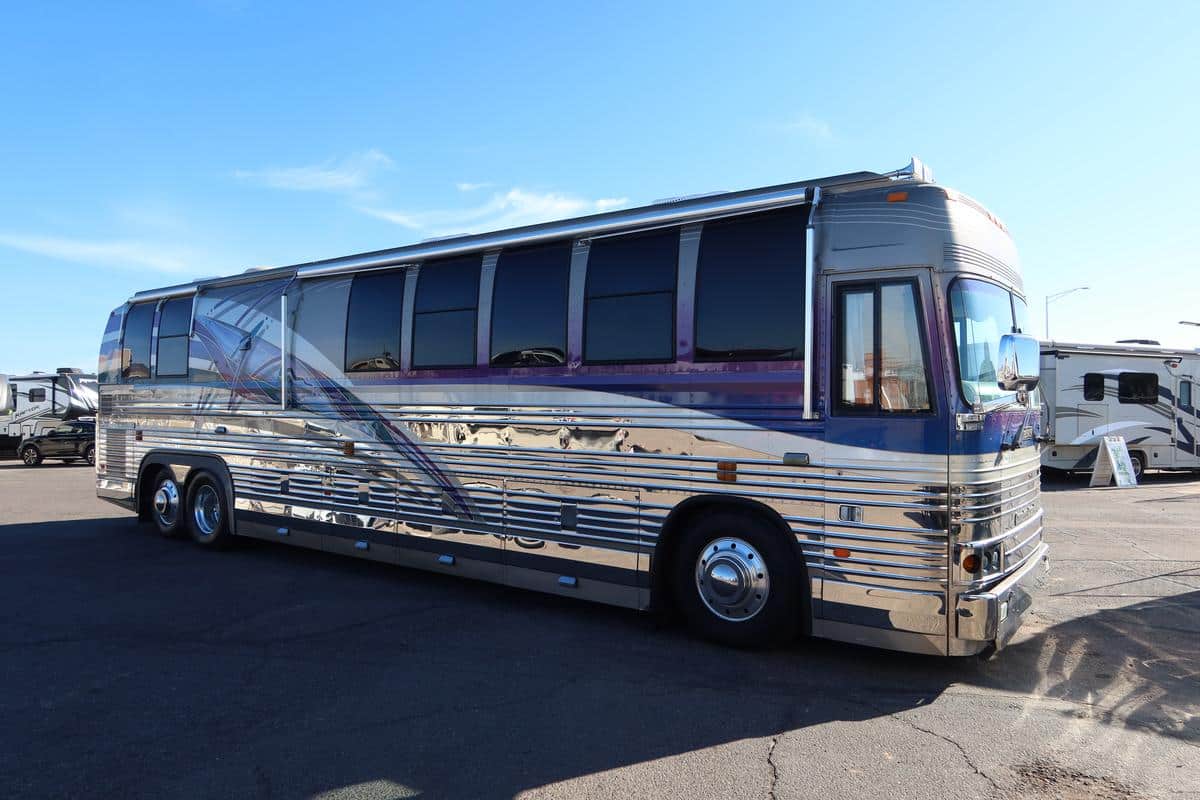 1996 Prevost COUNTRY COACH XLII – 4612C