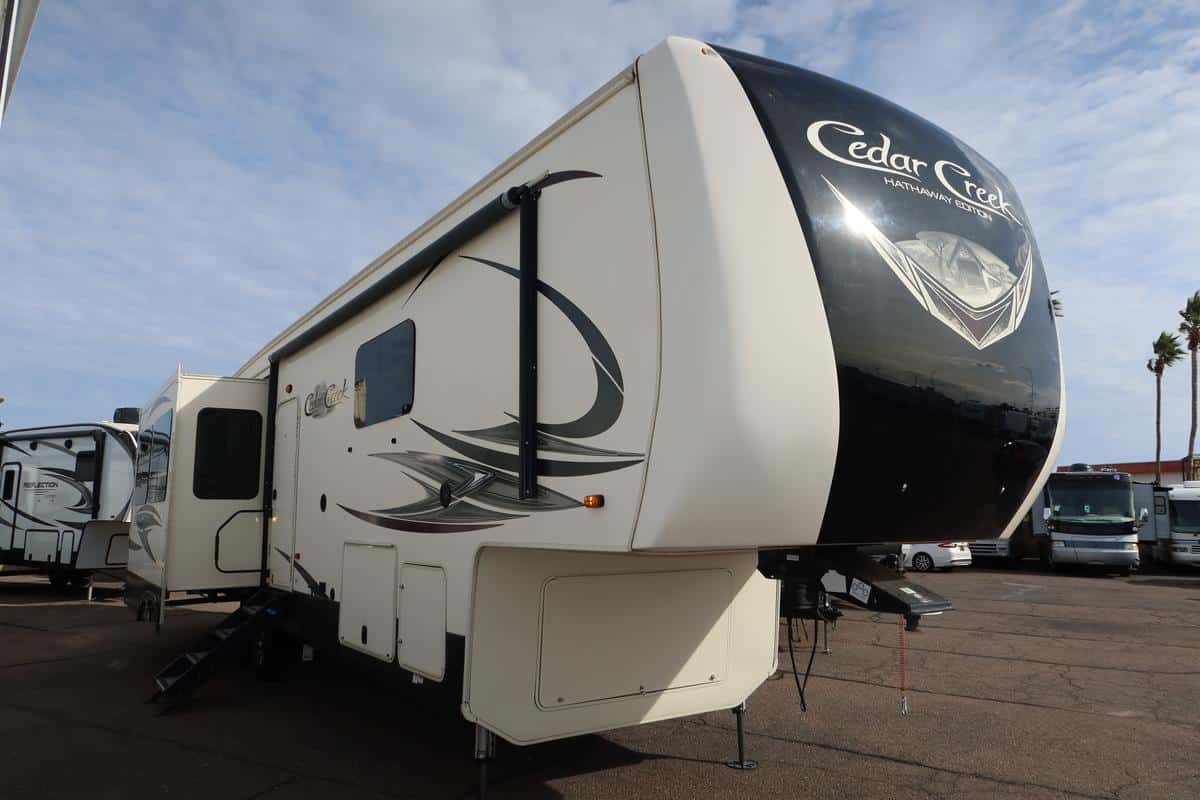 2020 CEDAR CREEK HATHAWAY 38DBRK – 4627C