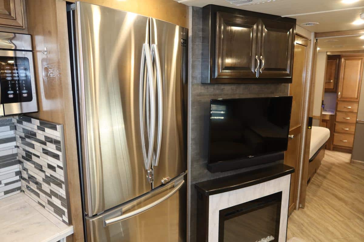 2020 Fleetwood BOUNDER 35K – 4641C