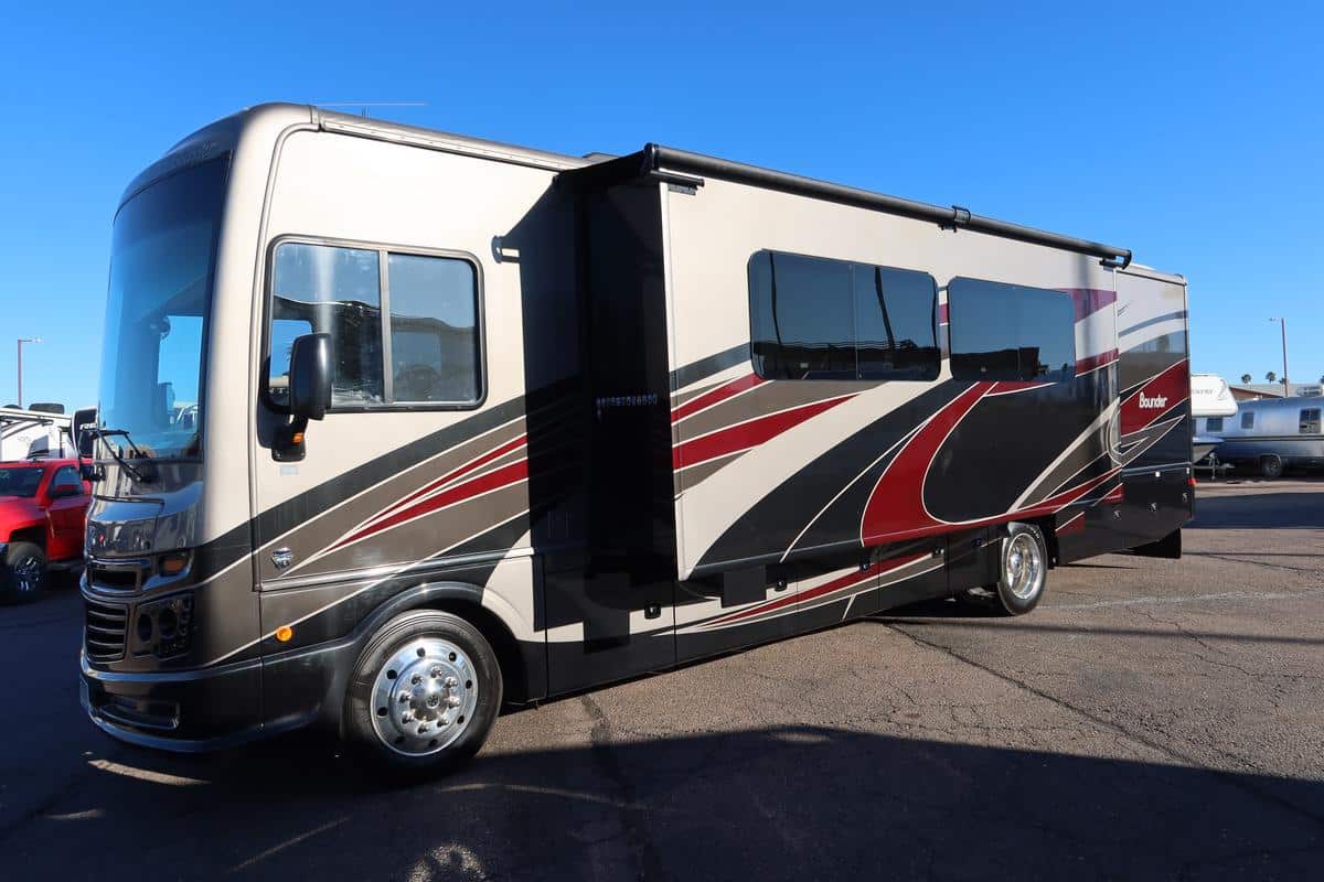 2020 Fleetwood BOUNDER 35K – 4641C