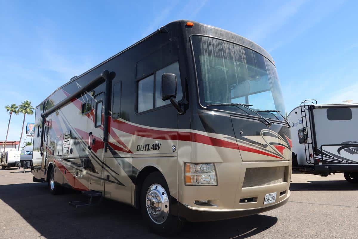 2014 Thor Outlaw 37LS – 4658c