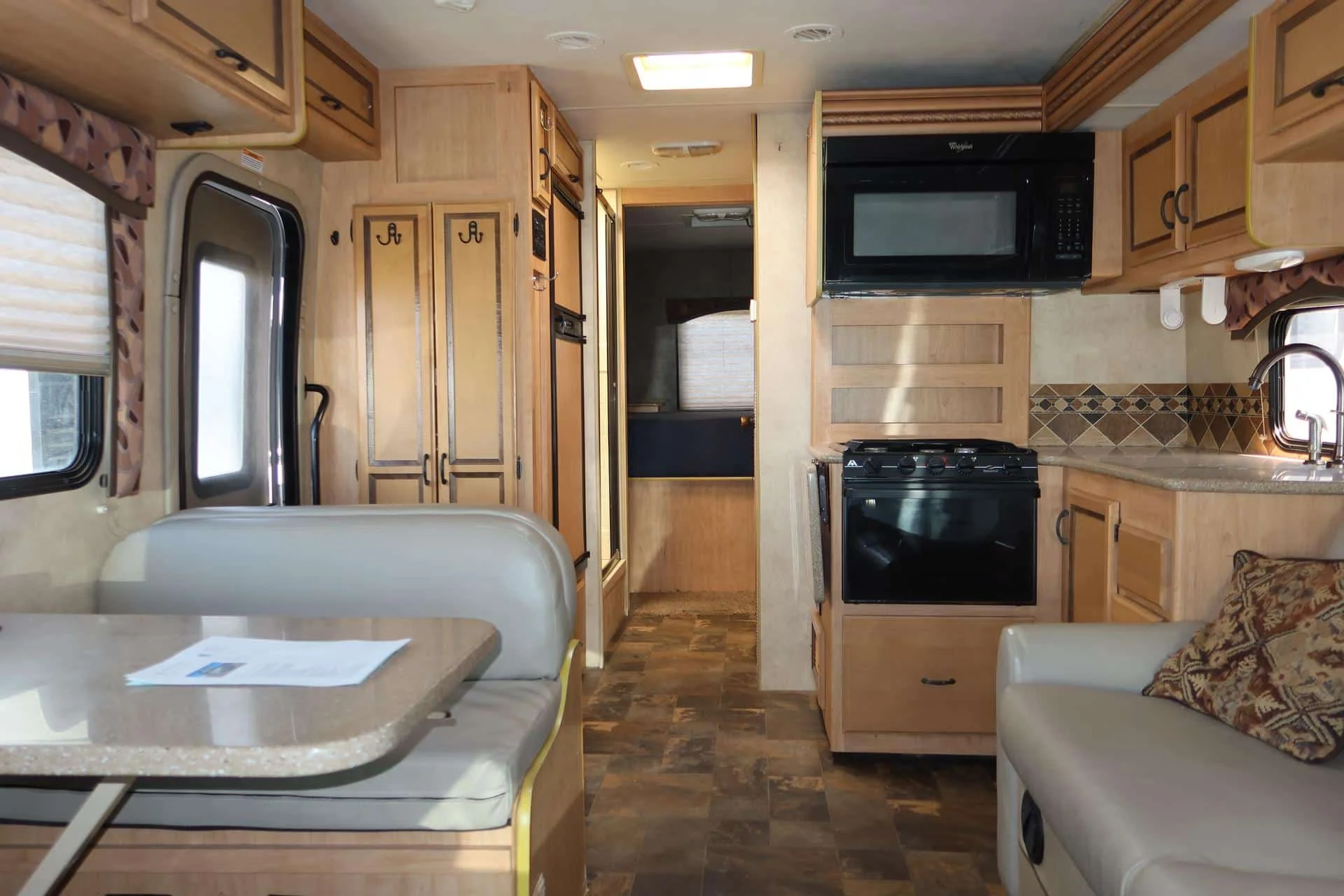 4341_13_Citation_20.jpg 2013 Thor Motor Coach CITATION 29TB – 4692C RV photo 13
