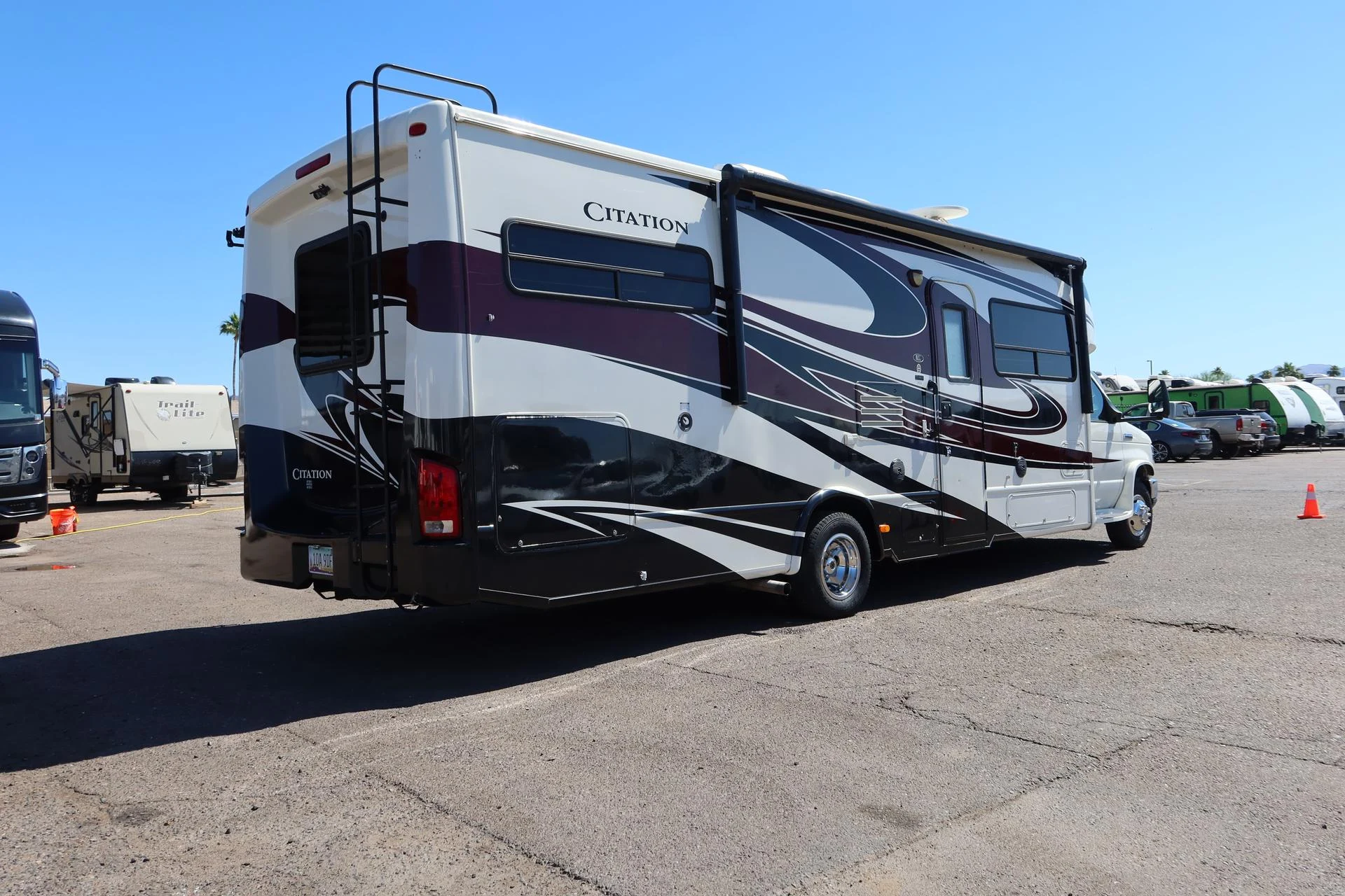 4341_13_Citation_3.jpg 2013 Thor Motor Coach CITATION 29TB – 4692C RV photo 23