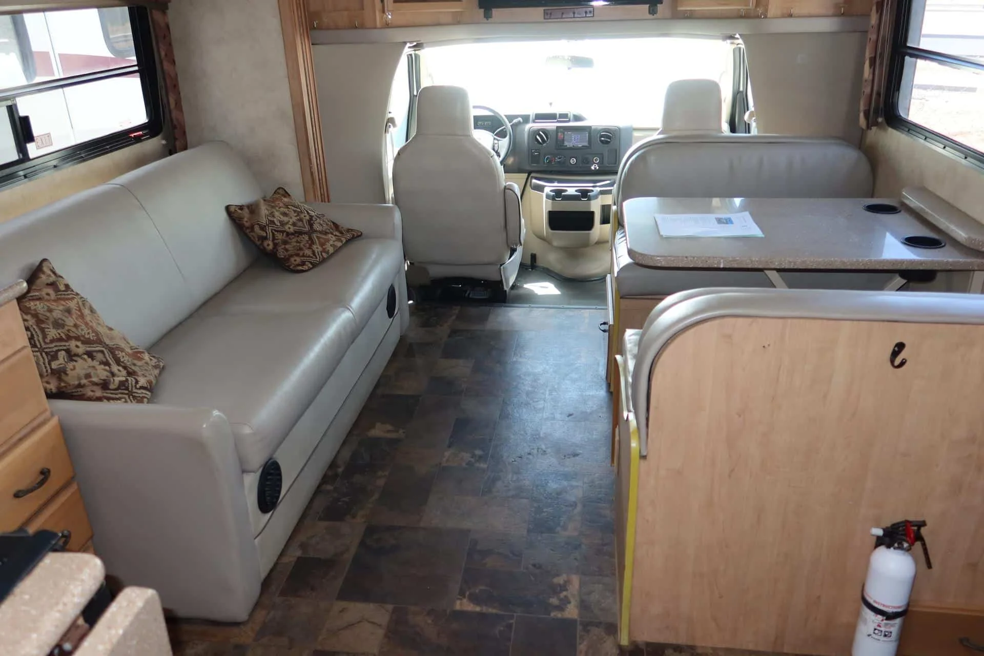 4341_13_Citation_31.jpg 2013 Thor Motor Coach CITATION 29TB – 4692C RV photo 25