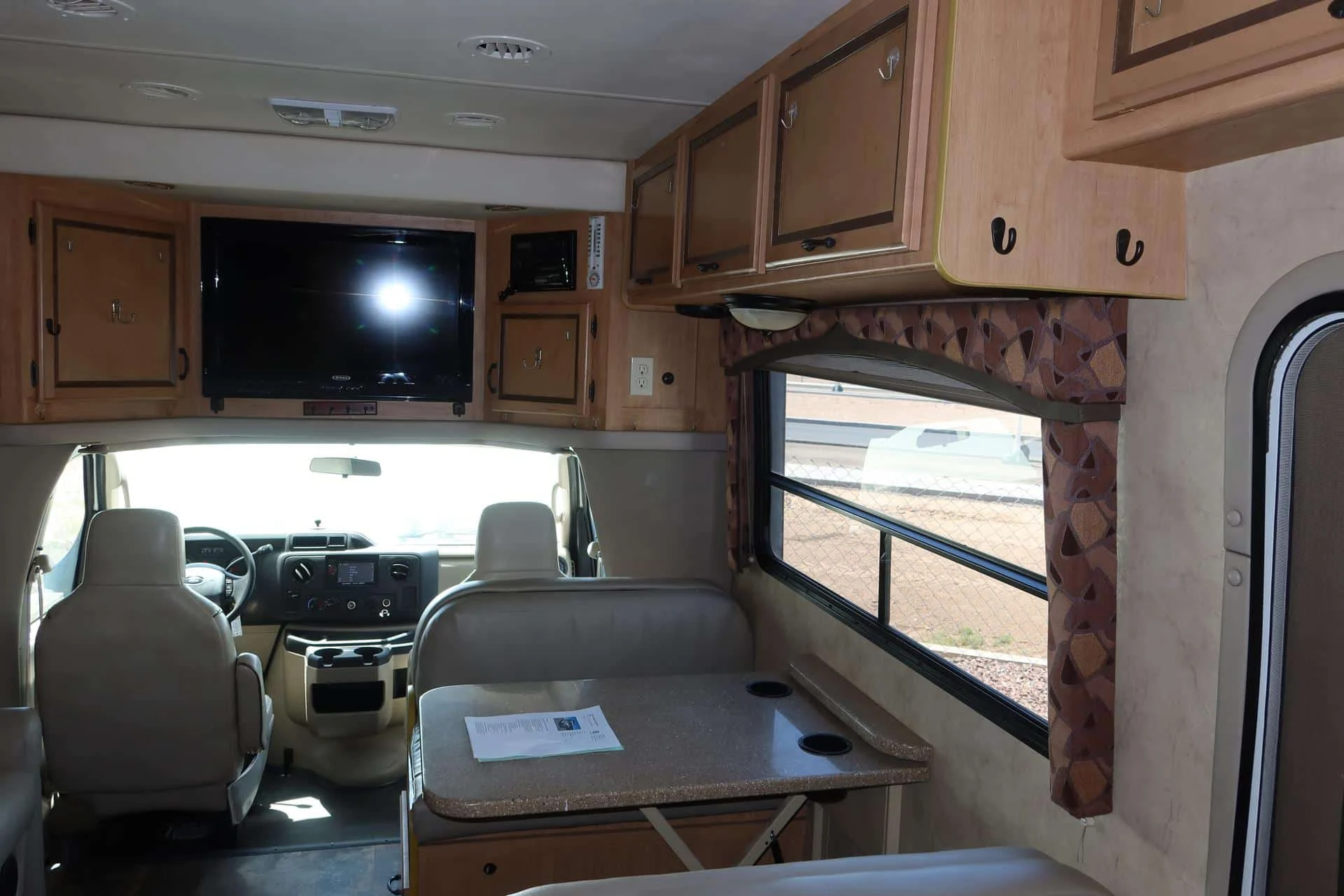 4341_13_Citation_32.jpg 2013 Thor Motor Coach CITATION 29TB – 4692C RV photo 26