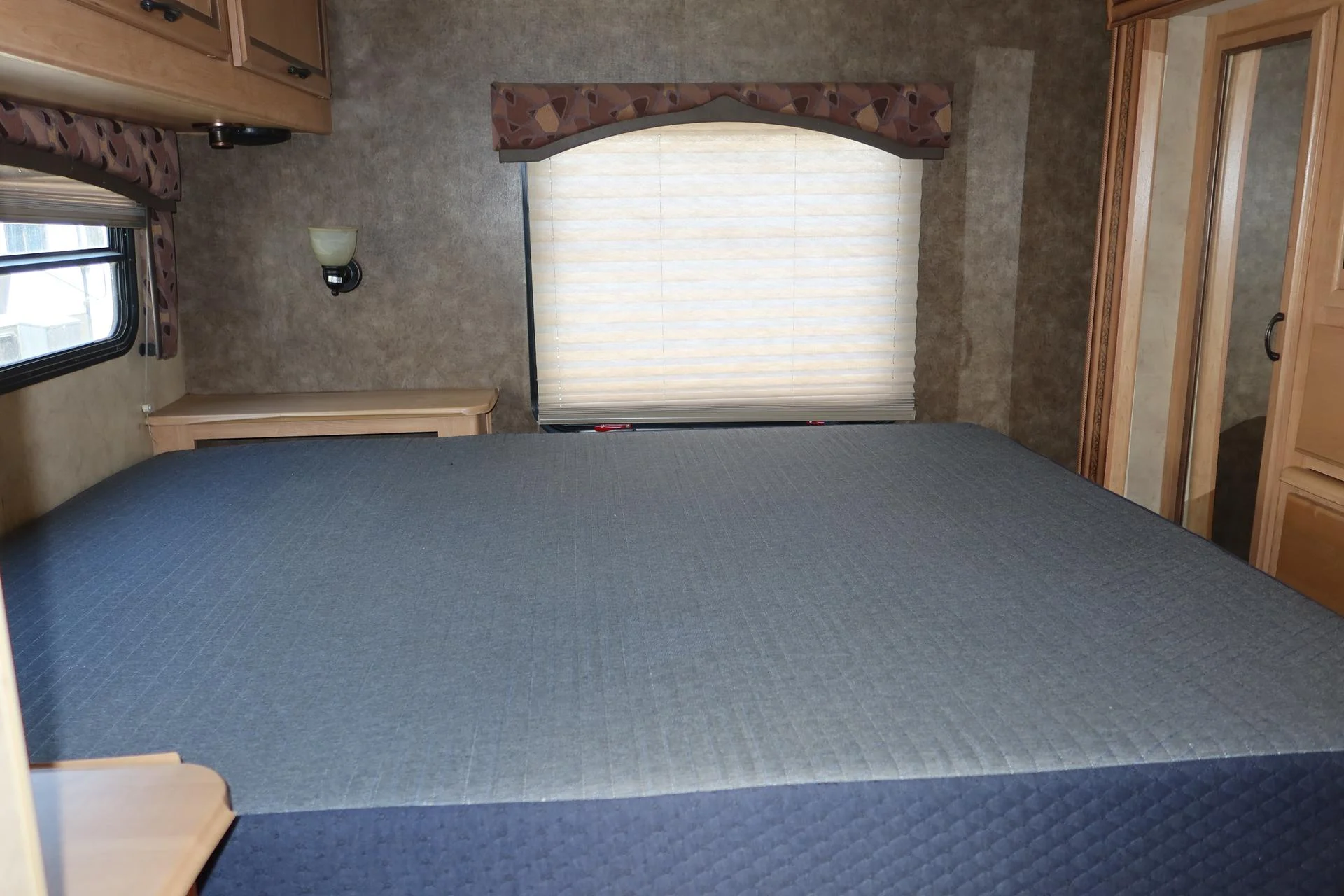 4341_13_Citation_37.jpg 2013 Thor Motor Coach CITATION 29TB – 4692C RV photo 31