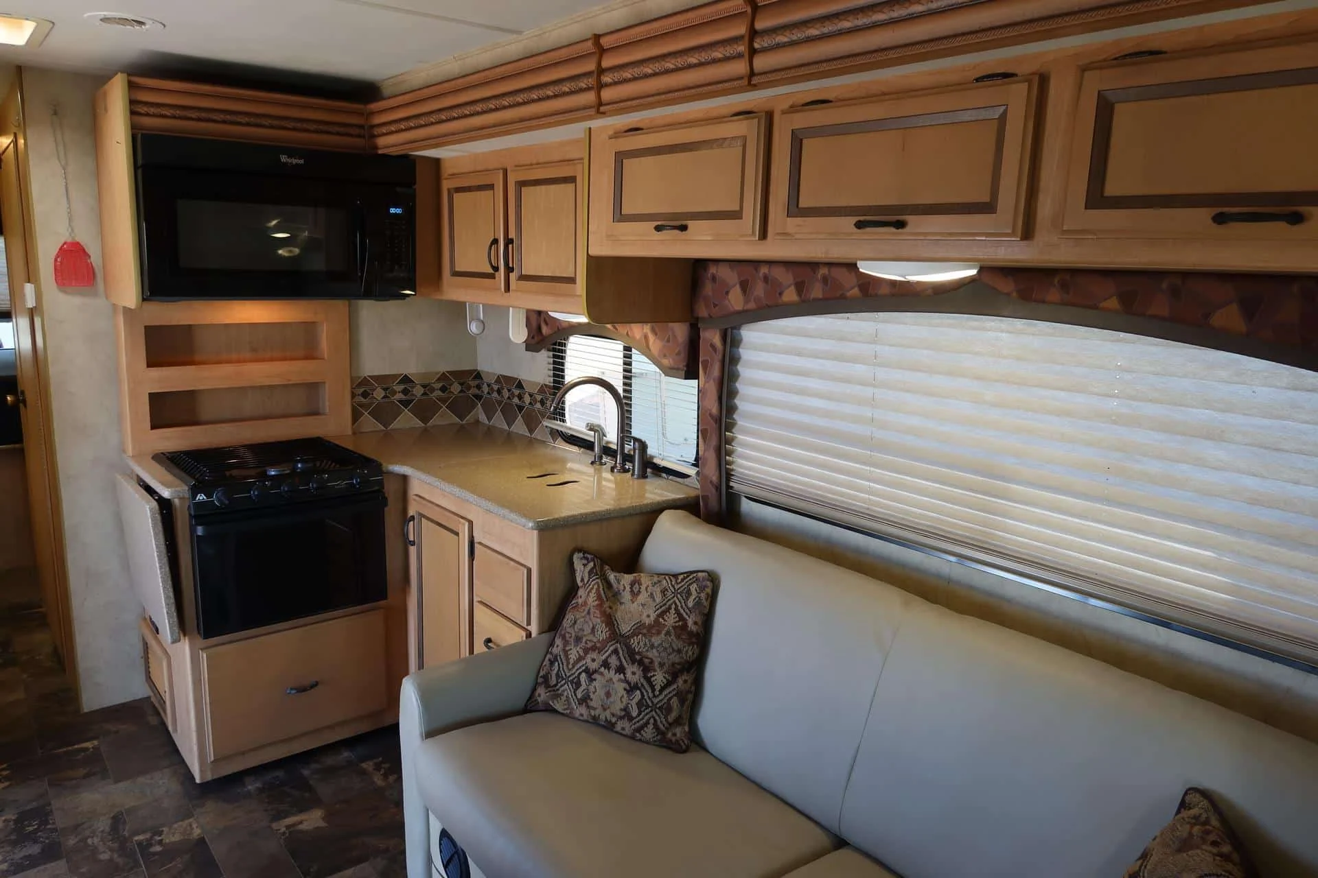 4341_13_Citation_8.jpg 2013 Thor Motor Coach CITATION 29TB – 4692C RV photo 36