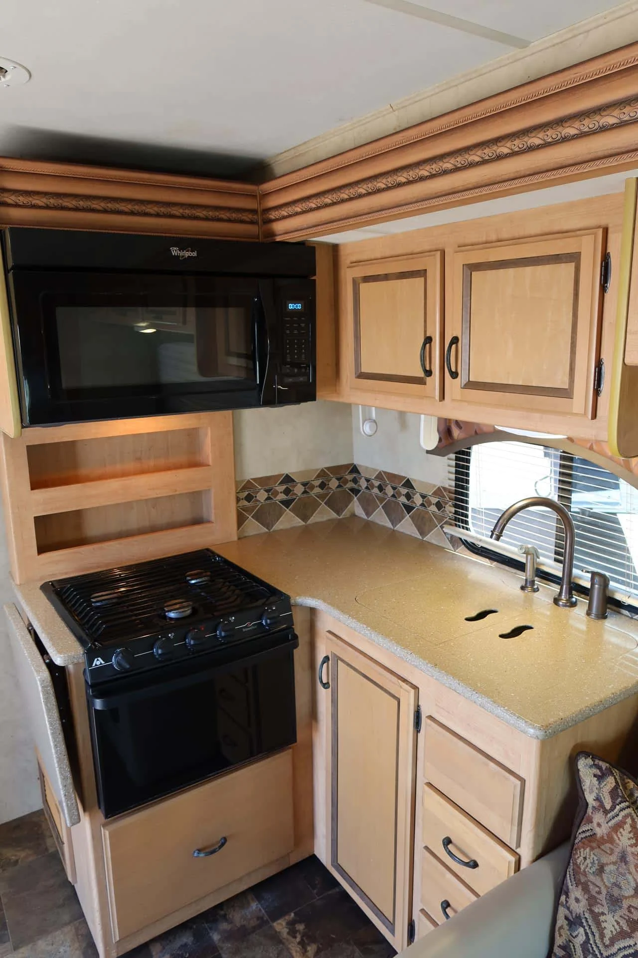 4341_13_Citation_9.jpg 2013 Thor Motor Coach CITATION 29TB – 4692C RV photo 37