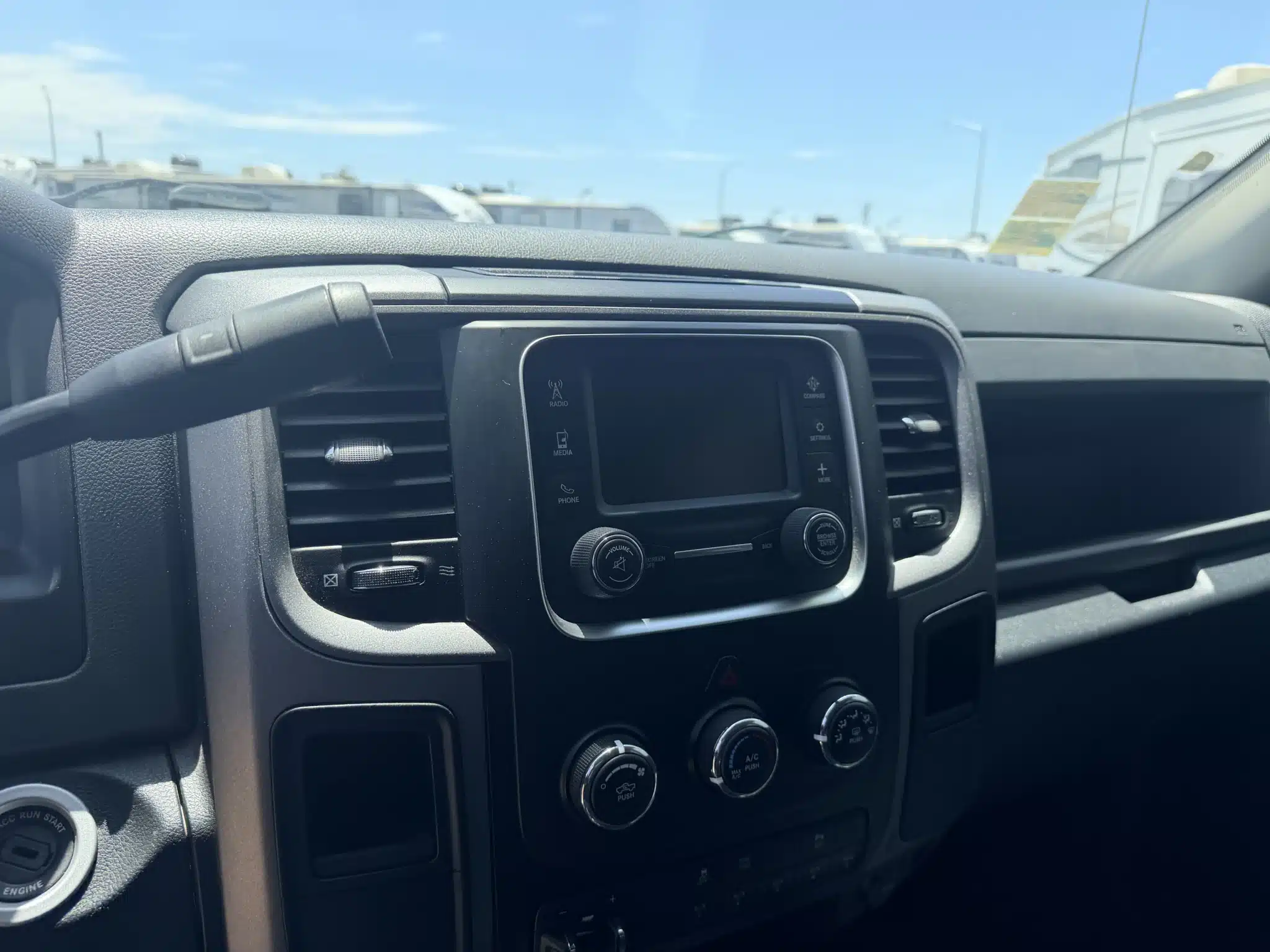 4581 15 Ram 3500 (6) 2015 RAM 3500 CREW CAB 6.4L TRADESMAN – 4581C RV photo 6