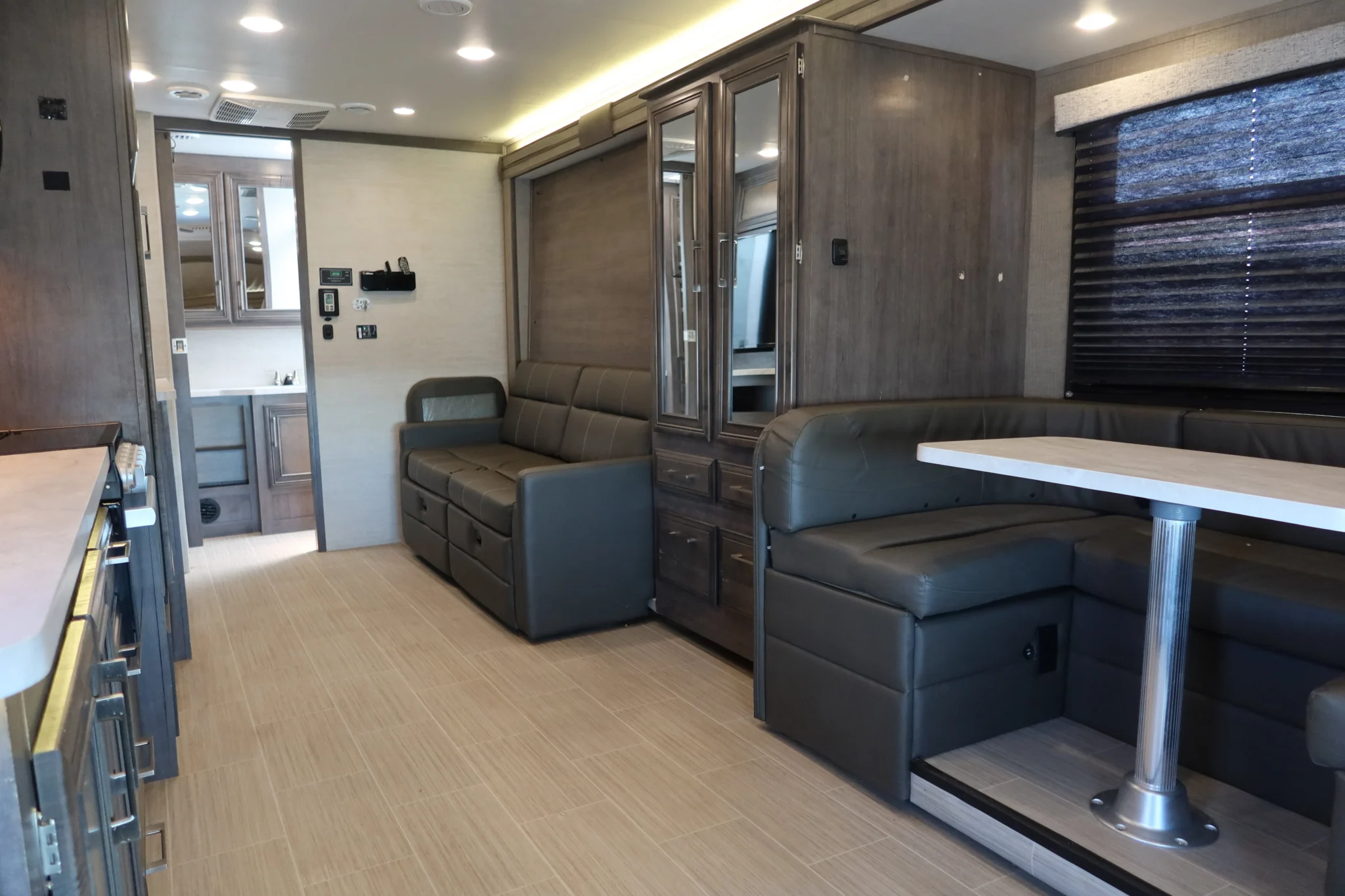 4688_23_Odyssey_3260.jpg 2023 Entegra Coach ODYSSEY 26M – 4688C RV photo 7