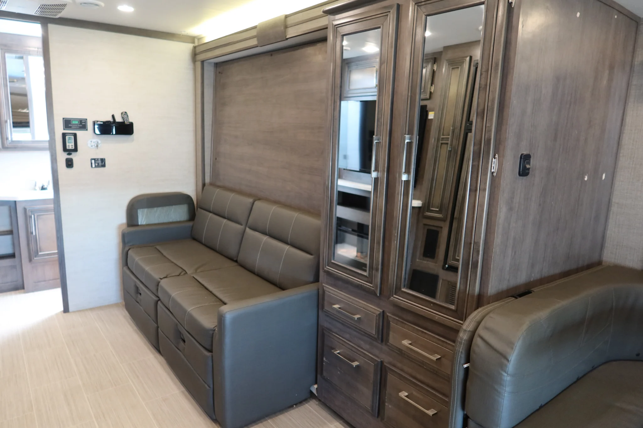 4688_23_Odyssey_3263.jpg 2023 Entegra Coach ODYSSEY 26M – 4688C RV photo 10