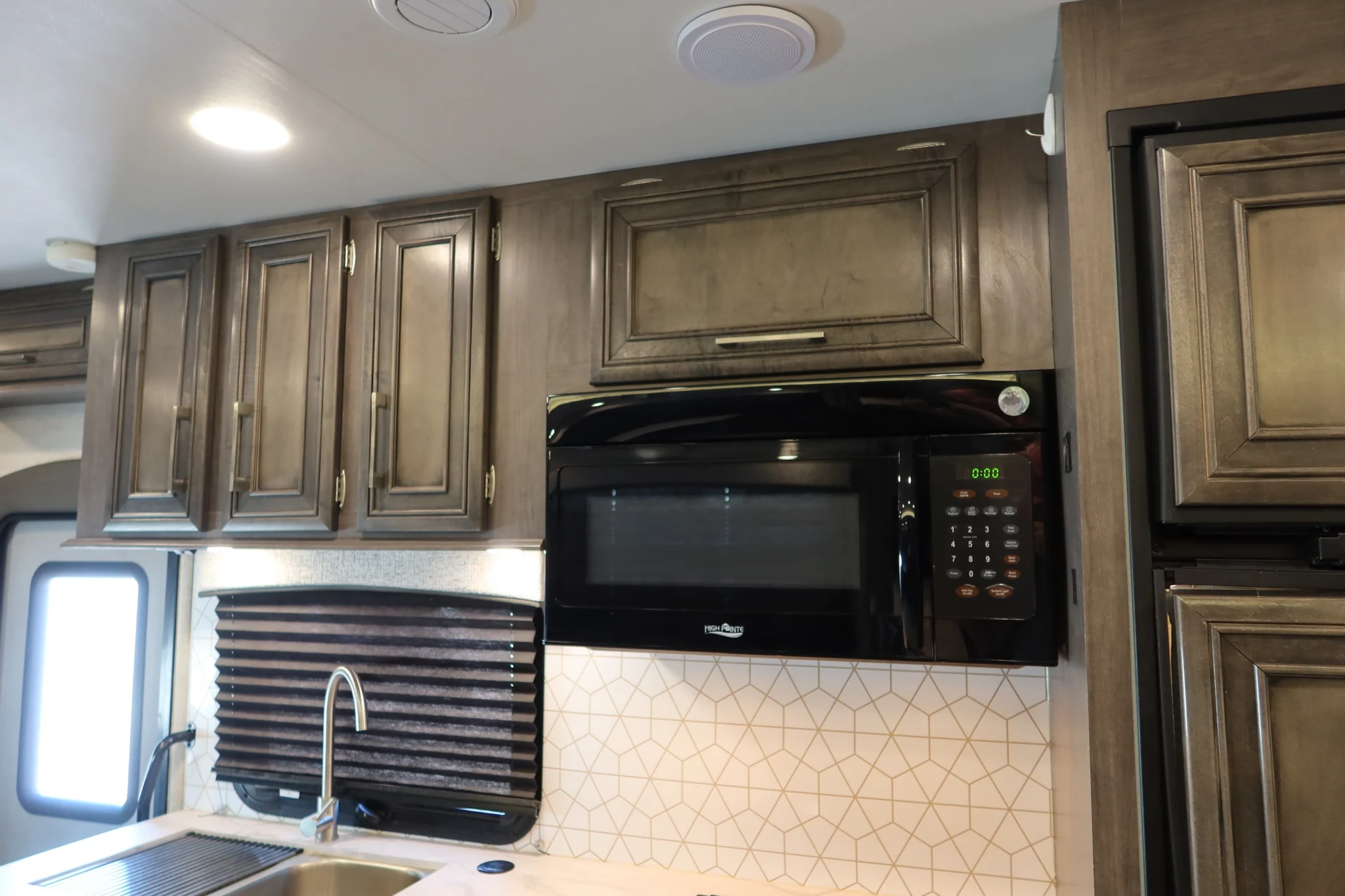 4688_23_Odyssey_3275.jpg 2023 Entegra Coach ODYSSEY 26M – 4688C RV photo 22