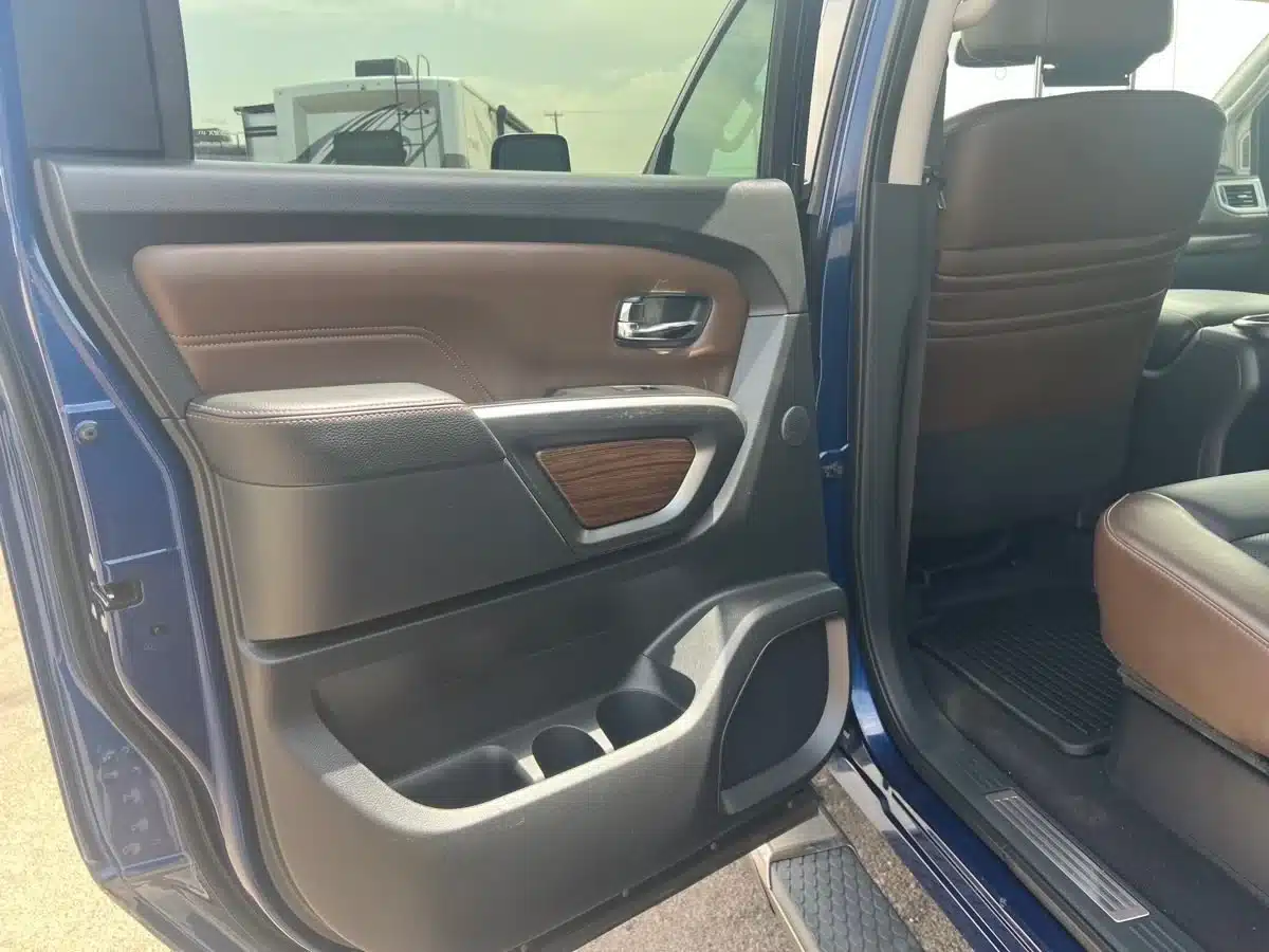 4699C-15 2016 Nissan TITAN XD Platinum Reserve – 4699C RV photo 14