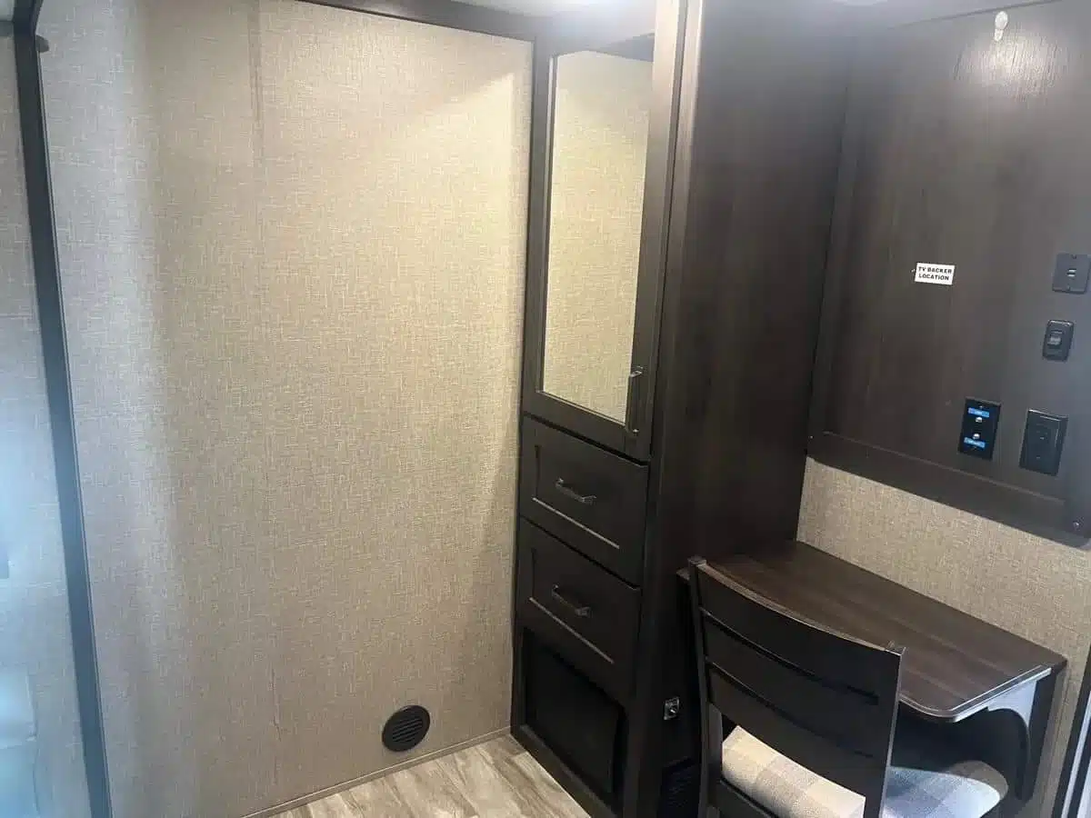 4700 21 REFLECTION 367BHS (6) Reflection 367BHS private bunk room - stock 4700C