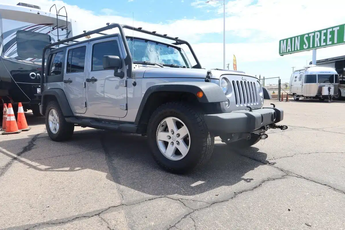 2017 JEEP WRANGLER SPORT RV photo - Stock 4691C