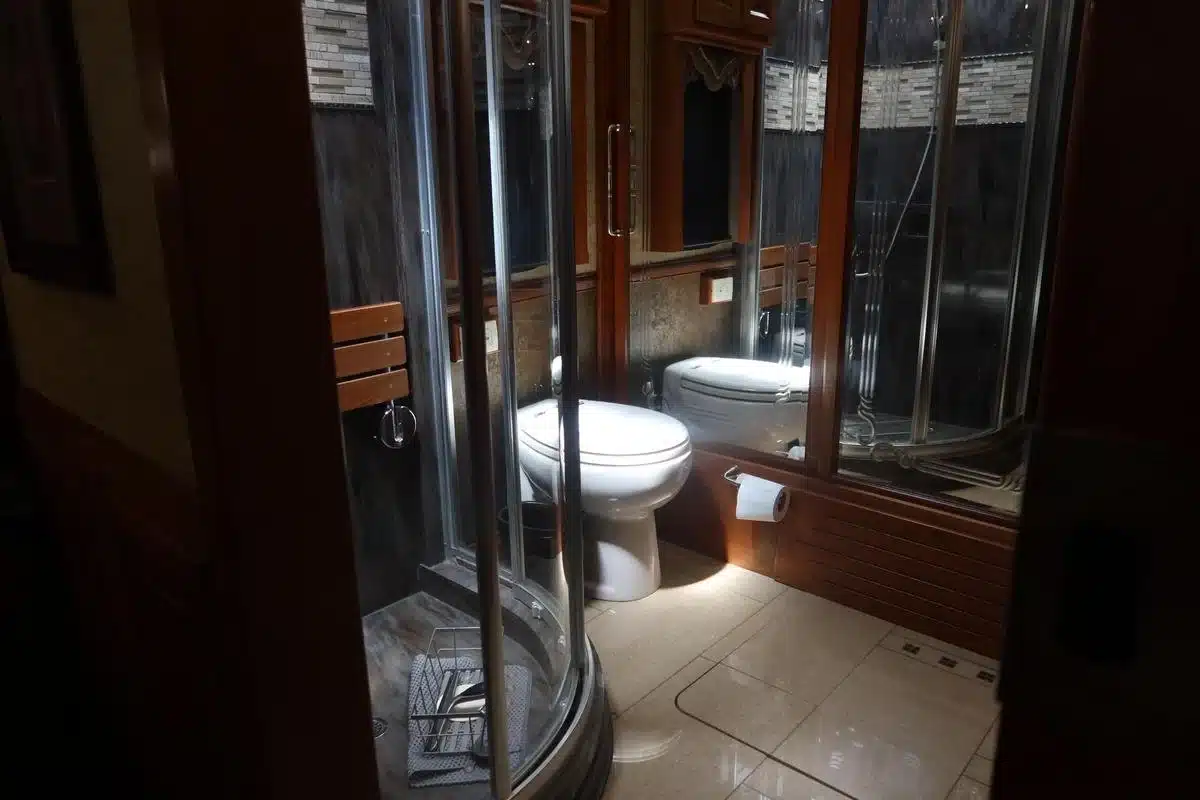 662.webp 2015 Tiffin Motorhomes ALLEGRO BUS 40SP RV photo 13